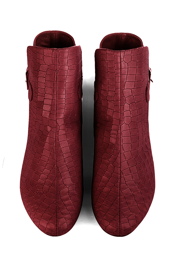 Burgundy red women's ankle boots with buckles at the back. Round toe. Flat block heels. Top view - Florence KOOIJMAN